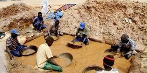 Guinée : l’effondrement d’une petite mine d’or fait six morts dont deux femmes