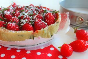 Tarte Sablée aux Fraises des Bois et Basilic
