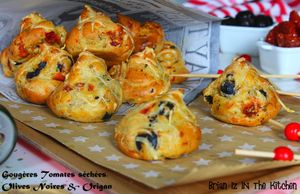 Gougères Tomates Séchées, Olives Noires & Origan