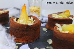 Fondant au Chocolat et Poire Pochée au Sirop
