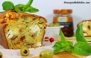 Cake Salé Feta, Olives, Tomates Séchées, Menthe & Pignons de Pin