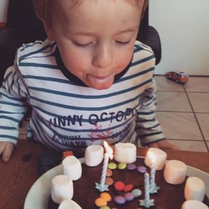 Souffle tes bougies mon tout ptit.