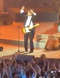 Un autre monde - Jean-Louis Aubert en live chez les Enfoirés 2015 à Montpellier