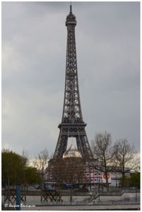 Bulbe peu orthodoxe sous notre Dame Eiffel