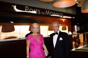 La marchesa Roberta GILARDI ed il consorte Dr. Donato SESTITO tra gli invitati l "The black tie event" sul "red carpet" d'accesso