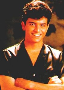 BON ANNIVERSAIRE A GLENN MEDEIROS
