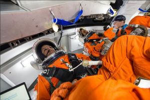 Tests des commandes du vaisseau en combinaison spatiale