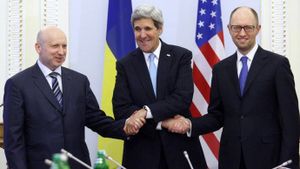 L'UKRAINE EST ENTRE RÉSISTANCE AU FASCISME (SOUTENU PAR LES USA ET L'UE ) ET FÉDÉRALISME (SOUTENU PAR LA RUSSIE)
