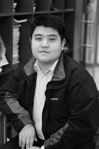 PORTRAIT - YAN Xiang, étudiant à l'AF en 2001 - 鄢翔个人资料 —于2001年在武汉法语联盟学习