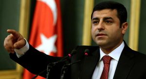 Turquie: S. Demirtaş, candidat des forces démocratiques, crée la surprise à gauche