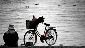 Vacances, repos : ce qui importe aujourd’hui de souligner, c’est l’invitation au silence, à la solitude, à la non-ostentation dans la prière