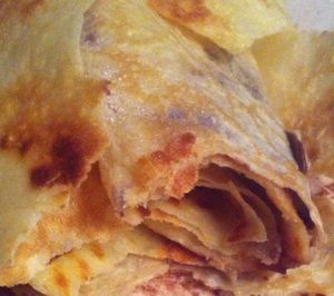 Roulades de crêpes façon dentelles à la pâte à tartiner équitable Alter Eco .