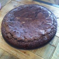 Gâteau au chocolat noir Pointe de Fleur de Sel Noir Éclats d'amandes aux noix de Pécan .