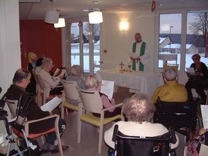 Jésus se mit à les envoyer deux par deux... pour faire équipe...