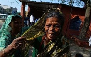 Une patiente Malsamma guerrie de la lèpre à New-Delhi