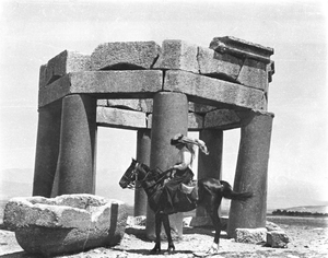 Gertrude Bell en amazone ou à califourchon!