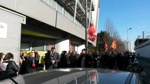 Les salariés de Pitney Bowes se mobilisent à la Plaine contre le plan de licenciements imposé par la rapacité des actionnaires
