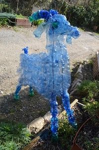 Pet à cornes