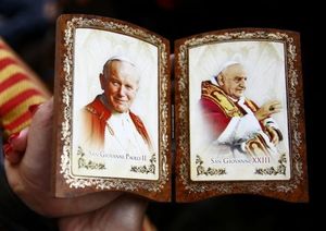 LaPresse.ca - Vatican: Jean XXIII et Jean Paul II maintenant saints