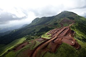 The Economist - Guinea and its iron ore: Let the people benefit, for once