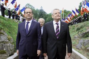 LeMonde - La France suspend la livraison du premier Mistral à la Russie