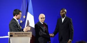 Le Monde - Lassana Bathily, « héros » du supermarché casher, naturalisé français