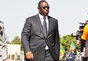 Yahoo News - Senegal leader offers to reduce term as 'example to Africa'