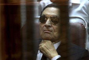 LaPresse.ca - Égypte: Moubarak condamné à 3 ans de prison pour corruption