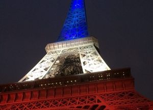 BBC - Paris attacks: 'France will destroy IS' - Hollande