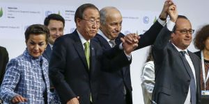 Radio-Canada / Un accord historique sur le climat est adopté à Paris