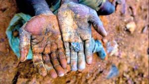 Le Monde - Les institutions européennes s’accordent sur un encadrement des « minerais de sang »