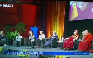Sa Sainteté Dalaï Lama rencontre les jeunes à Strasbourg