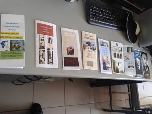 Greek brochures are selected...