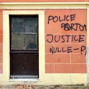 La police,c'est le desordre organisée !