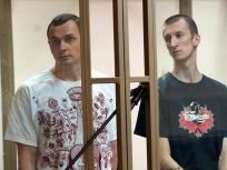 20 ans de prison pour le réalisateur Oleg Sentsov et 10 ans de prison pour le militant écologiste Alexandre Koltchenko
