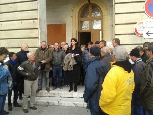 Julie ANDREU à la sortie du Tribunal