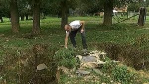 des tonnes d'amiante sous quelques cm de terre