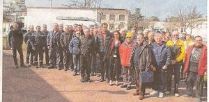 Rassemblement devant la plateforme