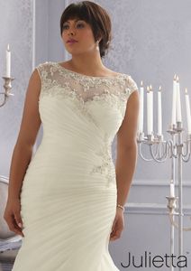 TOP 10 PLUS SIZE MARIAGE ROBES/فساتين زفاف للممتلأت الجميلات