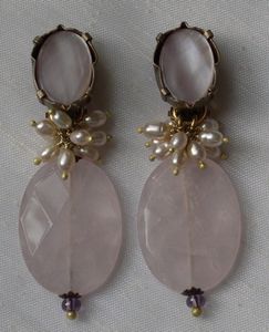 Boucles d'oreille clip en quartz rose.