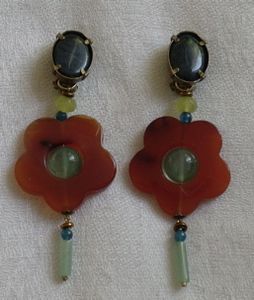 Exposition Simone D' AVRAY : bijoux de création , passion boucles d'oreille...