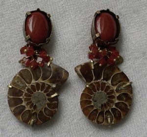 Boucles d'oreilles clips signées Simone d'AVRAY
