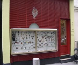 Bijoux de créateur. Paris