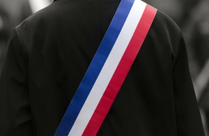 STOP aux salaires à vie des politiques!