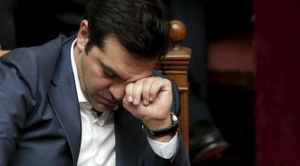 Natation... Compétition de Tsipras coulée...