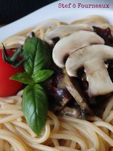 Spaghetti et poêlée de champignons