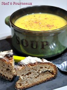 Soupe à l'ail fumé