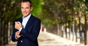 Franck Ferrand, Animateur de cette excellente série.