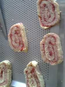 Biscuit roulé au citron vert et à la fraise au kitchenaid
