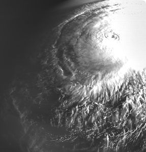 Schwarz-Weiß-Foto von Maysak am 1. April Quelle:ESA